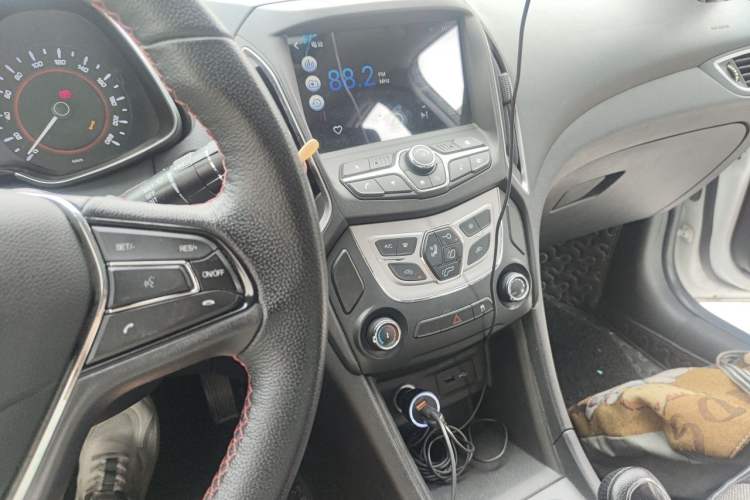 Used Chery Arrizo 5 2017 SPORT 1.5T CVT Luxury Edition Audio And AC Panel