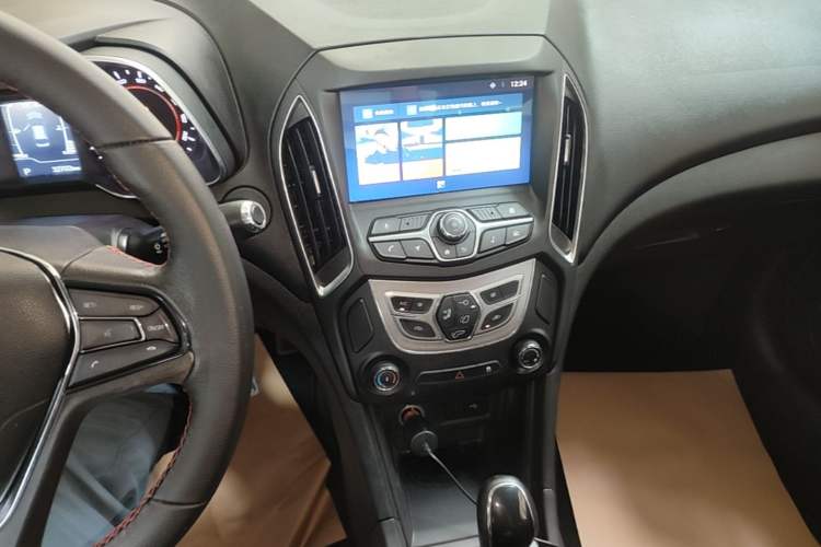 Used Chery Arrizo 5 2017 1.5L CVT Luxury Edition Audio And AC Panel