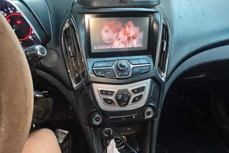 Used Chery Arrizo 5 2017 1.5L CVT Deluxe Edition Audio And AC Panel
