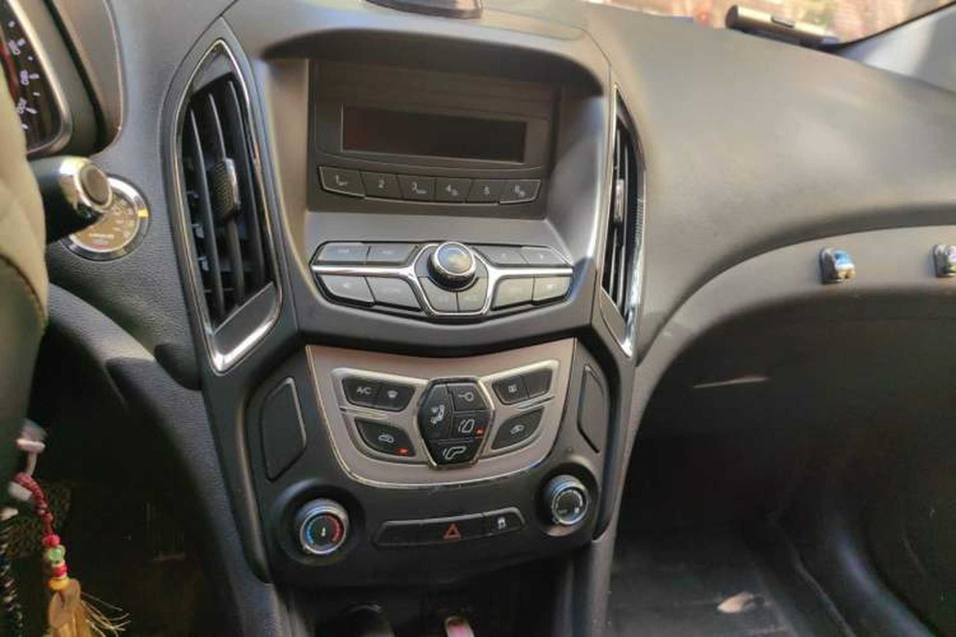 Used Chery Arrizo 5 2017 1.5L CVT Trendsetting Edition Audio And AC Panel