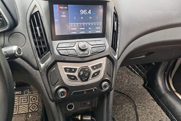 Used Chery Arrizo 5 2017 1.5L CVT Fashion Edition Audio And AC Panel