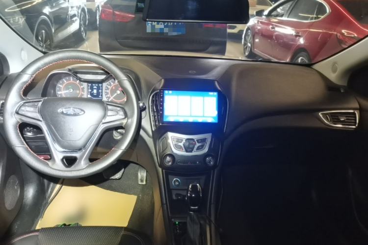 Used Chery Arrizo 5 2017 1.5L CVT Trendsetting Edition Center Console