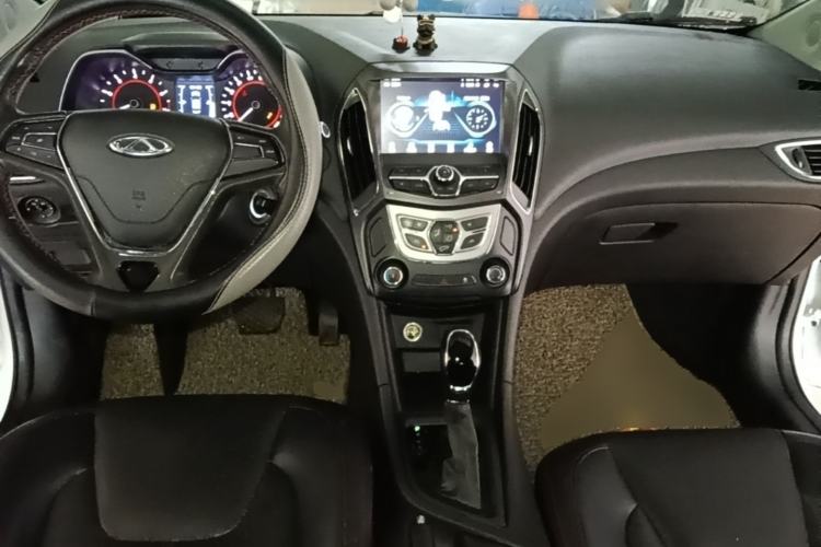 Used Chery Arrizo 5 2017 1.5L CVT Fashion Edition Center Console