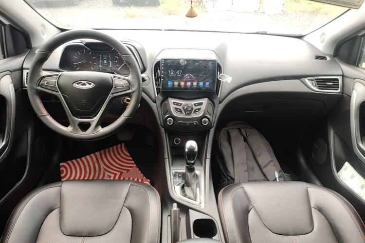 Used Chery Arrizo 5 2017 1.5L CVT Trendsetting Edition Center Console