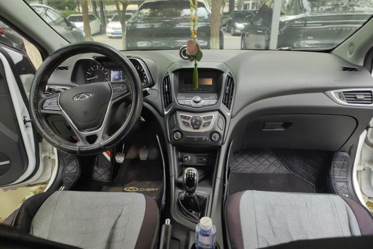 Used Chery Arrizo 5 2017 1.5L Manual Lingchao Edition Center Console