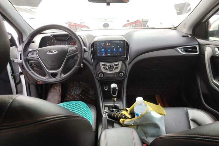 Used Chery Arrizo 5 2017 1.5L CVT Trendsetting Edition Center Console