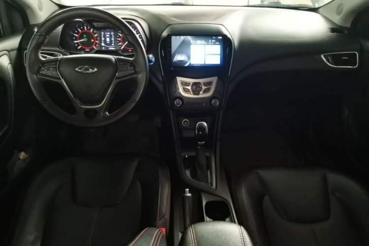 Used Chery Arrizo 5 2017 1.5L CVT Trendsetting Edition Center Console