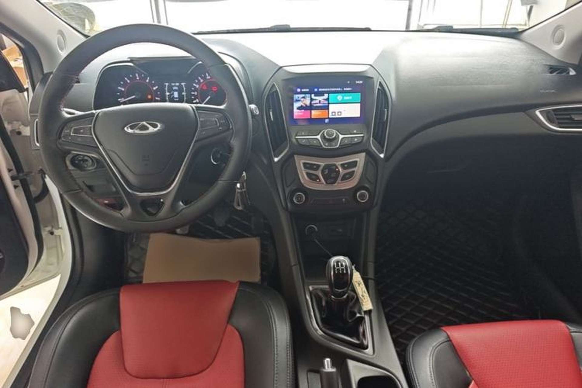 Used Chery Arrizo 5 2017 SPORT 1.5T Manual Luxury Edition Center Console
