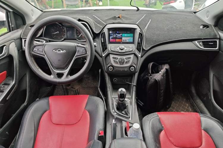 Used Chery Arrizo 5 2017 SPORT 1.5T Manual Luxury Edition Center Console
