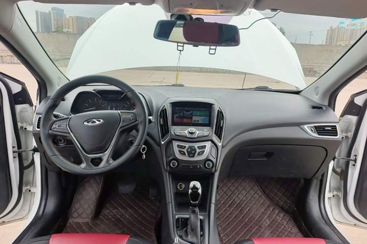 Used Chery Arrizo 5 2017 1.5L CVT Luxury Edition Center Console