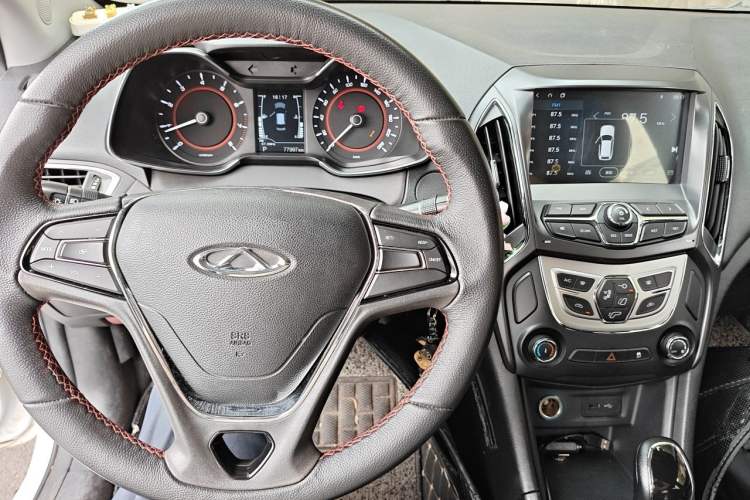 Used Chery Arrizo 5 2017 1.5L CVT Fashion Edition Center Console
