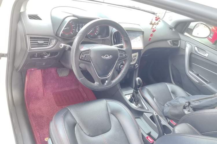 Used Chery Arrizo 5 2017 1.5L CVT Trendsetting Edition Center Console