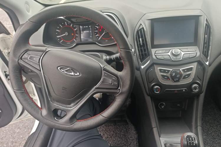 Used Chery Arrizo 5 2017 1.5L Manual Elite Edition Center Console