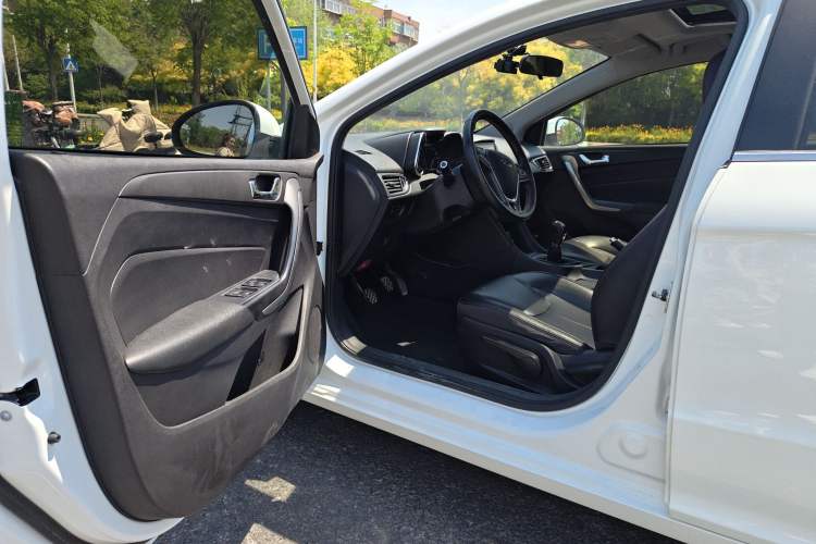Used Chery Arrizo 5 2017 1.5L Manual Lingchao Edition Driver Seat