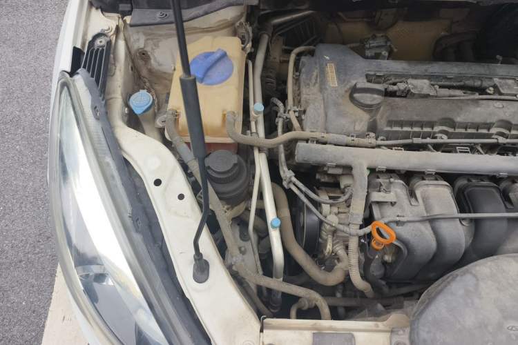 Used Chery Arrizo 5 2017 1.5L Manual Elite Edition Engine Bay Right