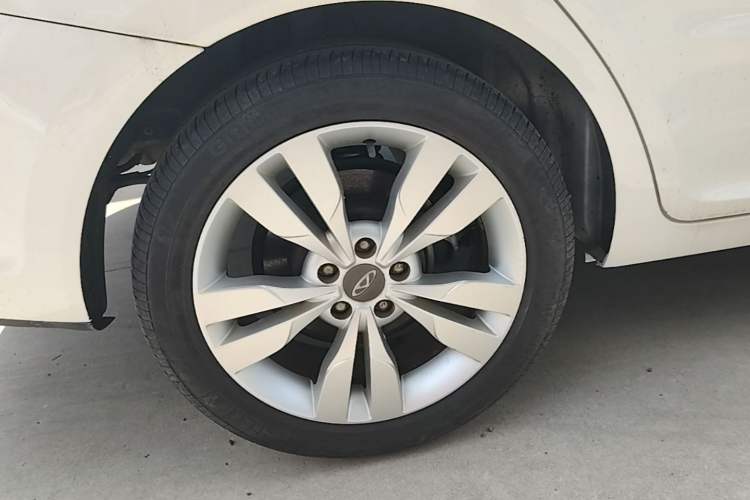 Used Chery Arrizo 5 2017 1.5L CVT Elite Edition Exterior 5