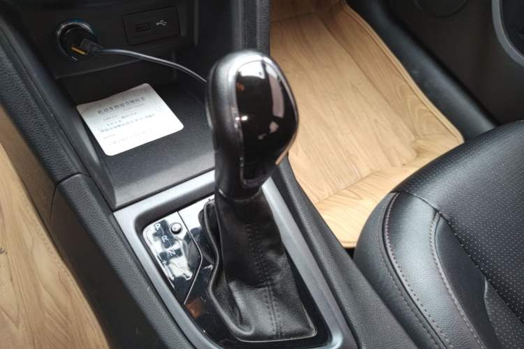 Used Chery Arrizo 5 2017 1.5L CVT Trendsetting Edition Gear Lever