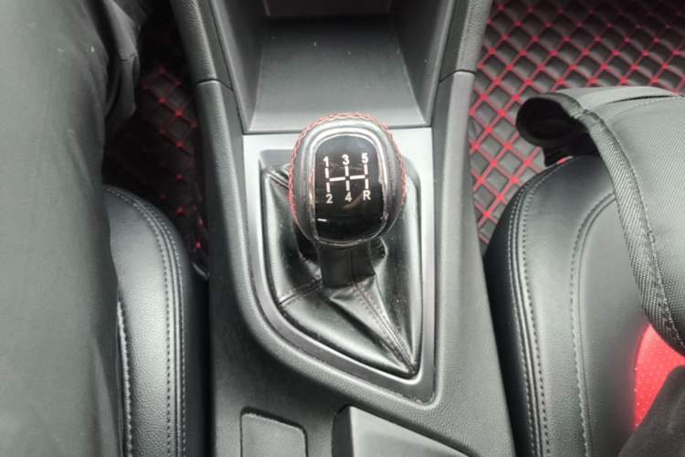 Used Chery Arrizo 5 2017 SPORT 1.5T Manual Fashion Edition Gear Lever