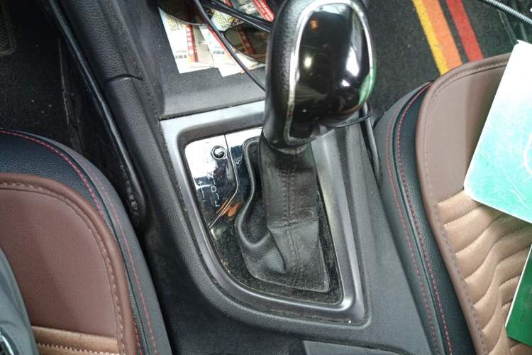 Used Chery Arrizo 5 2017 1.5L CVT Elite Edition Gear Lever