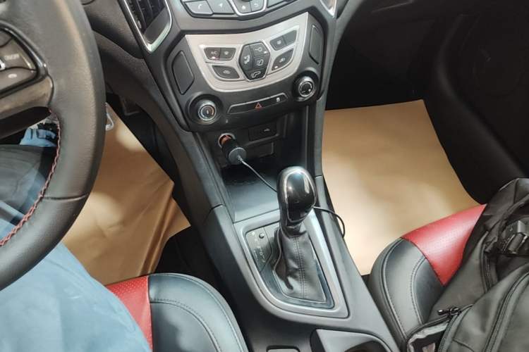 Used Chery Arrizo 5 2017 1.5L CVT Luxury Edition Gear Lever