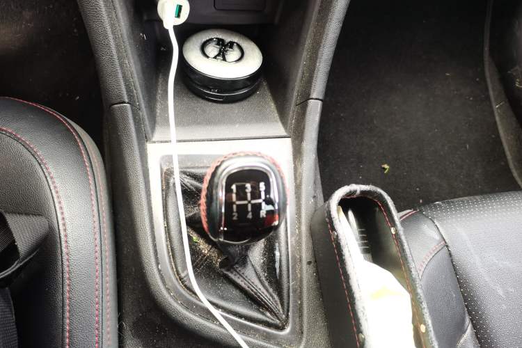 Used Chery Arrizo 5 2017 1.5L Manual Elite Edition Gear Lever
