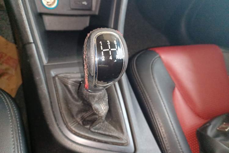 Used Chery Arrizo 5 2017 SPORT 1.5T Manual Luxury Edition Gear Lever