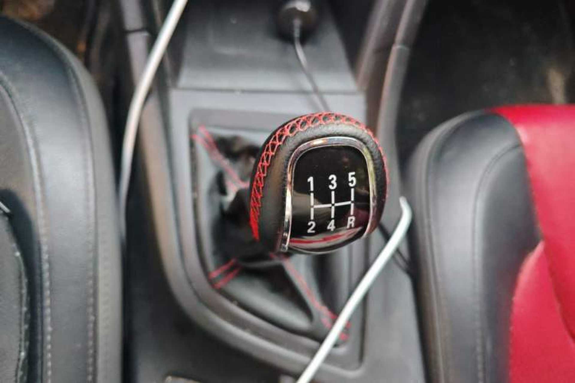Used Chery Arrizo 5 2017 1.5L Manual Luxury Edition Gear Lever