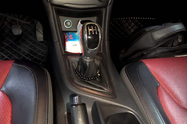 Used Chery Arrizo 5 2017 1.5L Manual Luxury Edition Gear Lever