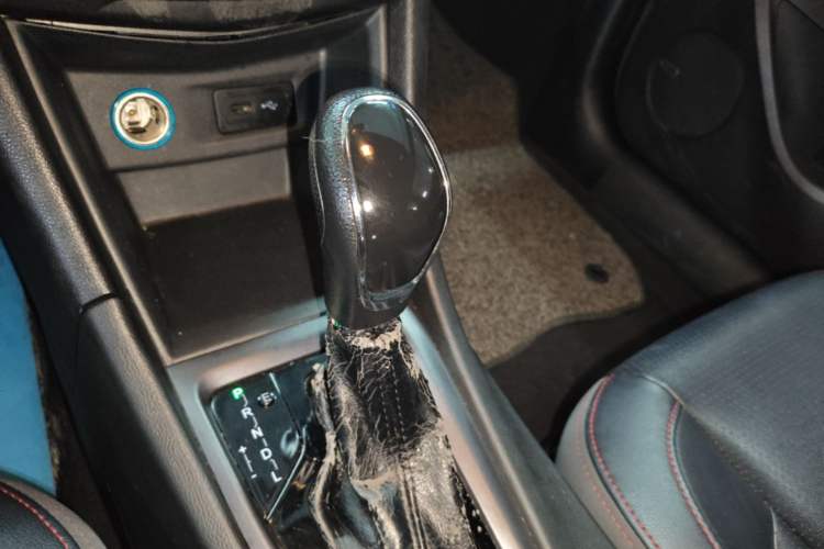 Used Chery Arrizo 5 2017 1.5L CVT Trendsetting Edition Gear Lever