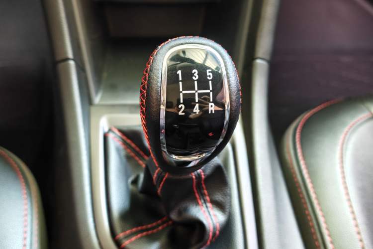 Used Chery Arrizo 5 2017 1.5L Manual Fashion Edition Gear Lever
