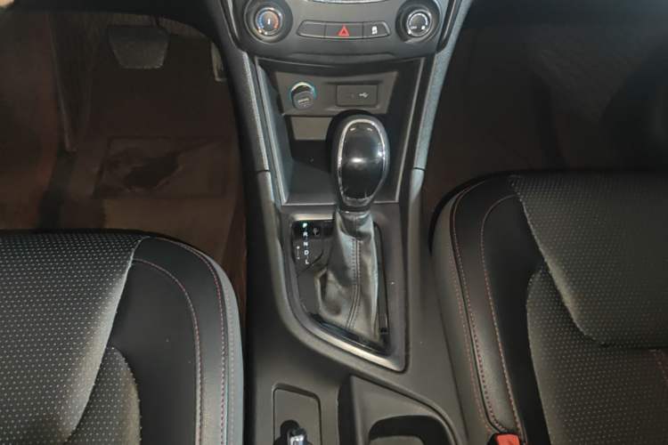 Used Chery Arrizo 5 2017 1.5L CVT Trendsetting Edition Gear Lever