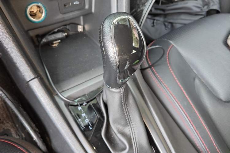 Used Chery Arrizo 5 2017 1.5L CVT Fashion Edition Gear Lever