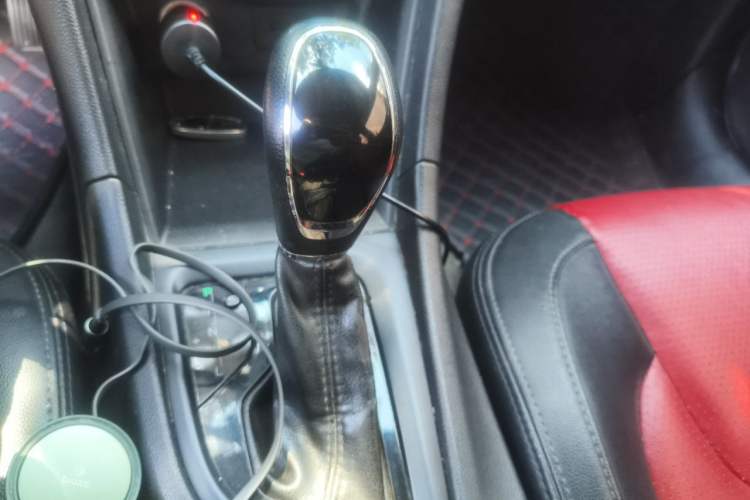 Used Chery Arrizo 5 2017 1.5L CVT Deluxe Edition Gear Lever