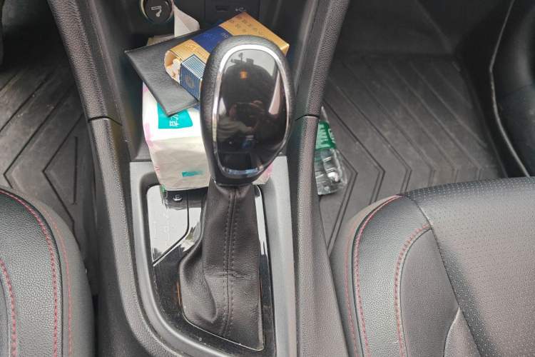 Used Chery Arrizo 5 2017 1.5L CVT Trendsetting Edition Gear Lever