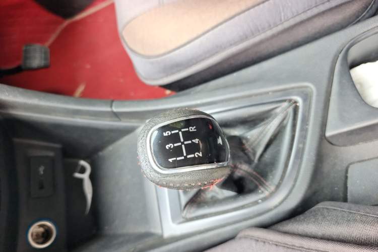 Used Chery Arrizo 5 2017 1.5L Manual Fashion Edition Gear Lever