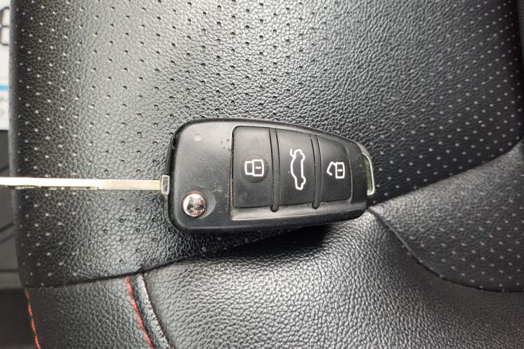 Used Chery Arrizo 5 2017 1.5L CVT Luxury Edition Interior 1
