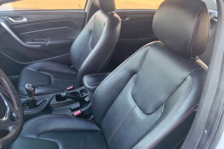 Used Chery Arrizo 5 2017 1.5L Manual Lingchao Edition Interior 2