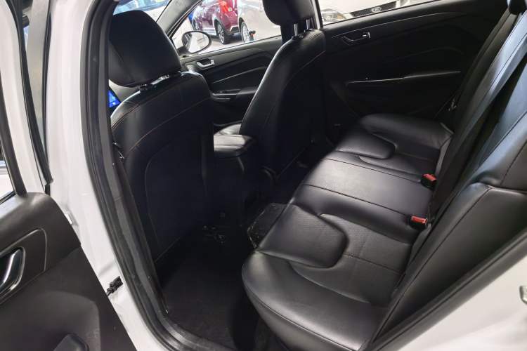 Used Chery Arrizo 5 2017 1.5L CVT Trendsetting Edition Interior 2