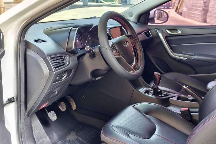Used Chery Arrizo 5 2017 1.5L Manual Fashion Edition Interior 2