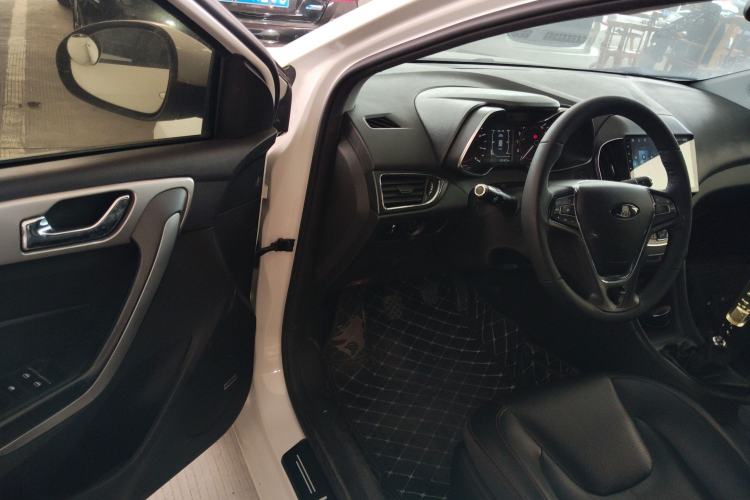Used Chery Arrizo 5 2017 1.5L Manual Lingchao Edition Interior 3