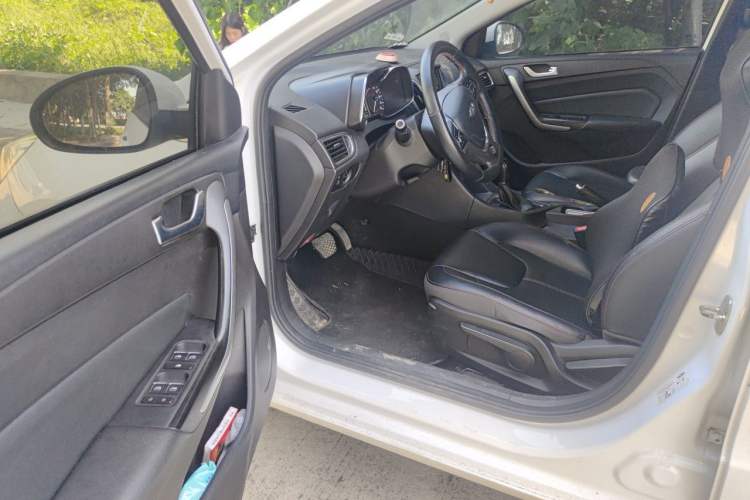 Used Chery Arrizo 5 2017 1.5L CVT Luxury Edition Interior 3