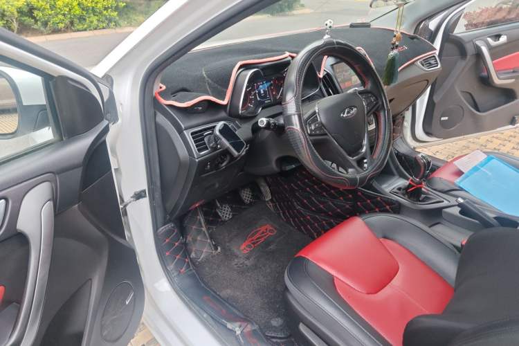 Used Chery Arrizo 5 2017 1.5L Manual Luxury Edition Interior 3