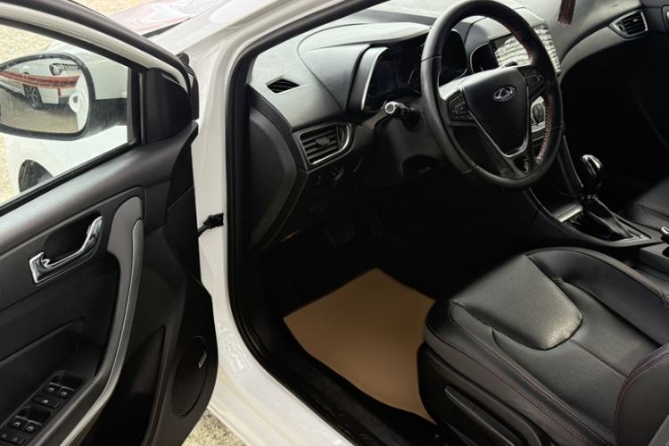 Used Chery Arrizo 5 2017 1.5L CVT Trendsetting Edition Interior 4