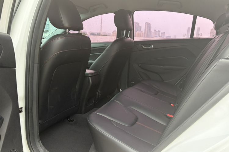 Used Chery Arrizo 5 2017 1.5L CVT Trendsetting Edition Interior 4
