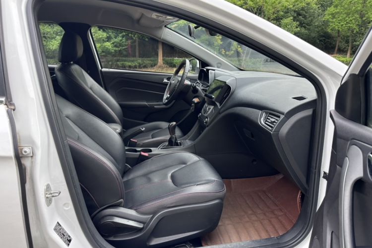 Used Chery Arrizo 5 2017 1.5L Manual Lingchao Edition Interior 4