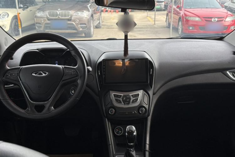 Used Chery Arrizo 5 2017 1.5L CVT Trendsetting Edition Interior 5