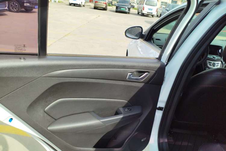 Used Chery Arrizo 5 2017 1.5L CVT Luxury Edition Interior 5