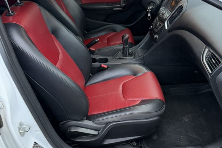 Used Chery Arrizo 5 2017 1.5L Manual Fashion Edition Interior 7