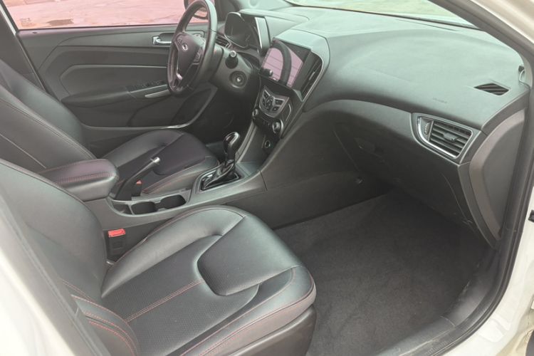 Used Chery Arrizo 5 2017 1.5L CVT Trendsetting Edition Interior 9