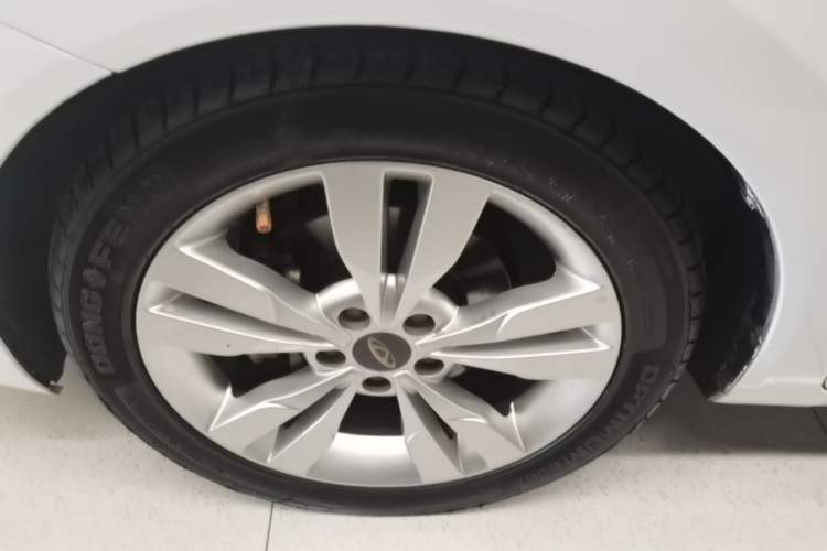 Used Chery Arrizo 5 2017 1.5L CVT Trendsetting Edition Left Front Wheel Hub